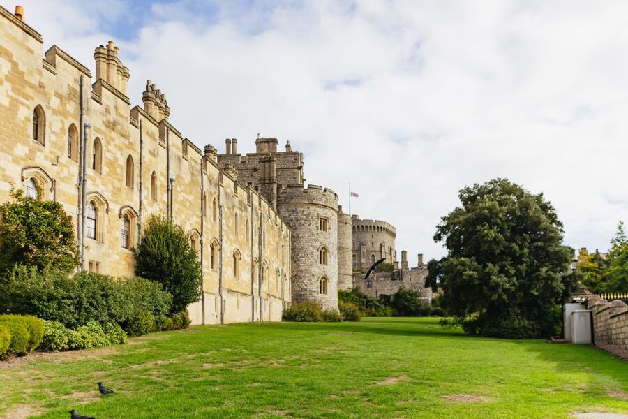 London: Windsor Castle, Stonehenge & Bath Full-Day Tour - Bath, Georgian elegance and Roman remains
