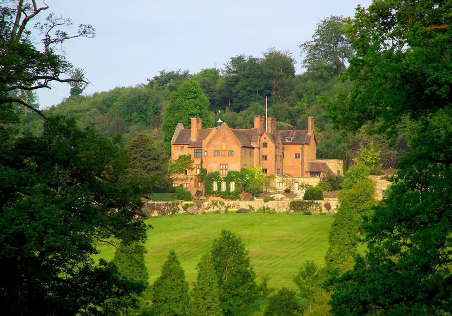 London: Winston Churchill Family Home with Transportation - Why Chartwell gives Churchill a human face