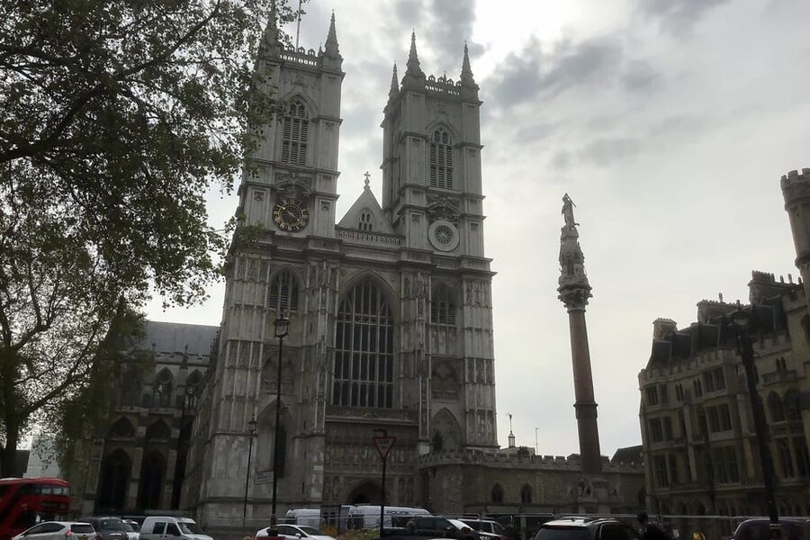 London: Winston Churchill Walking Tour with War Rooms Ticket - Downing Street and the public Churchill