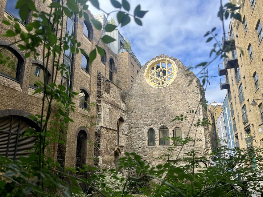London: Witches and History Bankside Walking Tour - What the guide performance adds
