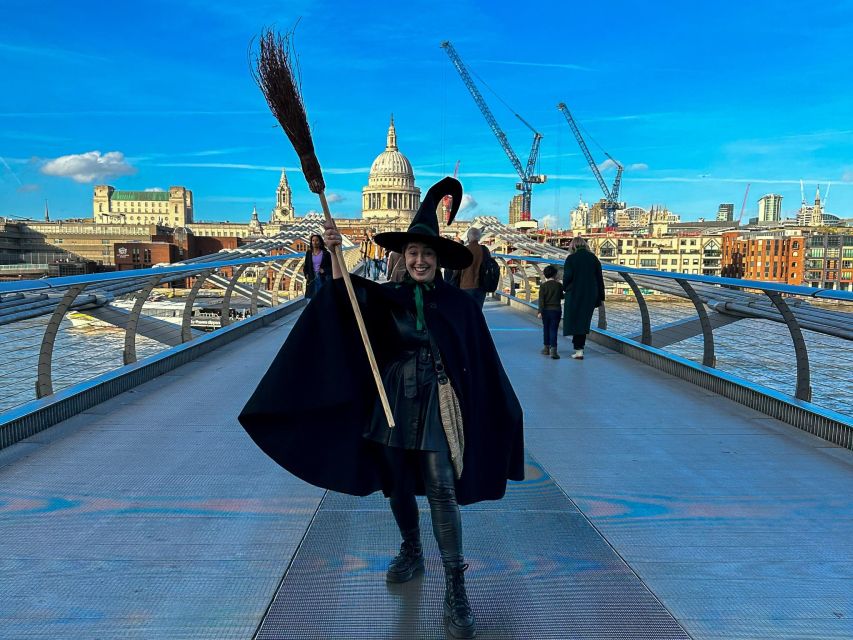 London: Witches and History Bankside Walking Tour - St Paul’s Cathedral and the finish on Queen Victoria Street
