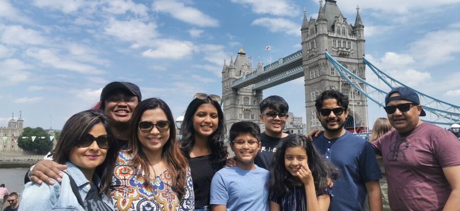 Luxury Private Tour in London with Lunch - Westminster, Trafalgar Square, and the royal route
