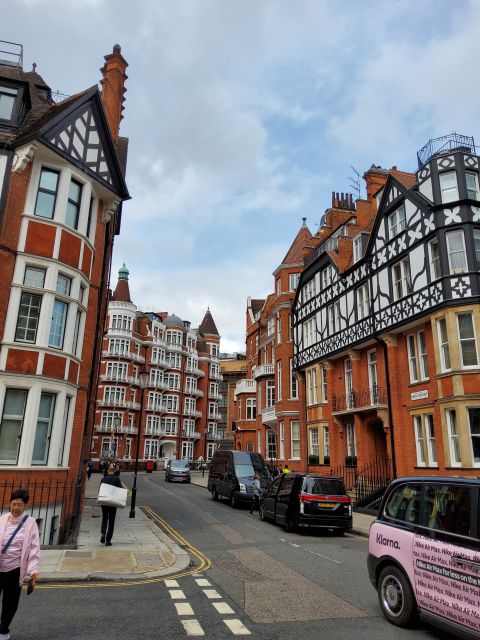 Luxury Private Tour in London with Lunch - What the guide adds