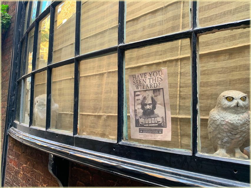 Magical Movies: London Harry Potter Tour - Millennium Bridge and the approach to Borough Market