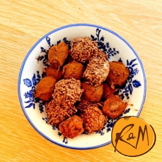 Manchester: 2-Hour Chocolate Truffle-Making class - Meeting Raanan and getting started