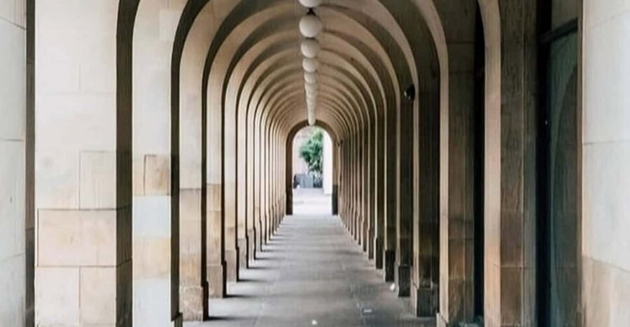 Manchester: Sightseeing Walking Custom Tour with a Guide - Manchester Cathedral: a quieter final chapter