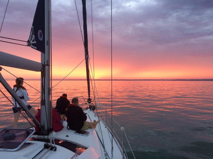 New Forest: Sail with Lunch or Dinner from Lymington - A glass of English sparkling wine before departure