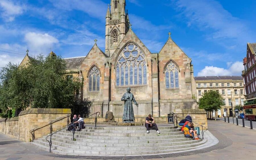 Newcastle: City Walking Tour & Exploration Game - Reaching the Quayside and River Tyne