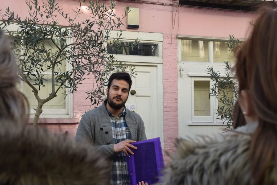 Notting Hill Walking Tour - Music studios, pubs, and famous residents