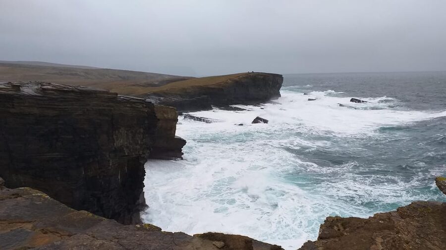 Orkney Day Trip: Meets the Scrabster - Stromness Ferry - Meeting the minibus at Stromness
