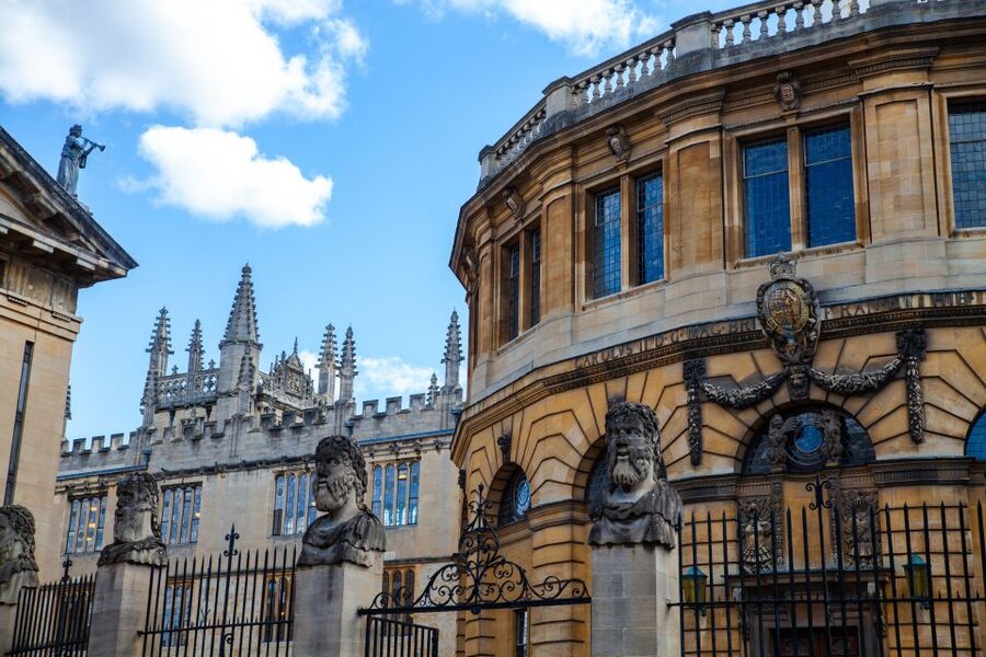 Oxford: 3-Hour Private Tour with Student Guide - Starting on Broad Street at 16 Broad Street