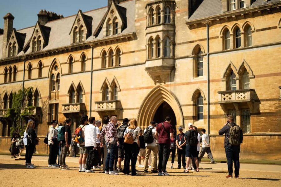 Oxford: Alumni-Led Walking & Punting Tour w/opt New College - Who will enjoy this Oxford experience most?