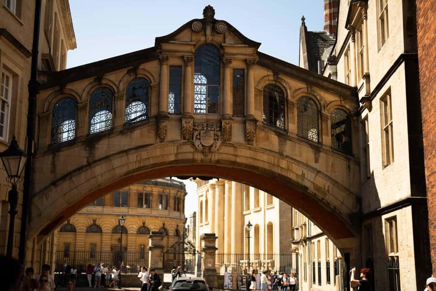 Oxford: Alumni-Led Walking Tour w/New College Entry Option - The pace, accessibility, and practical details