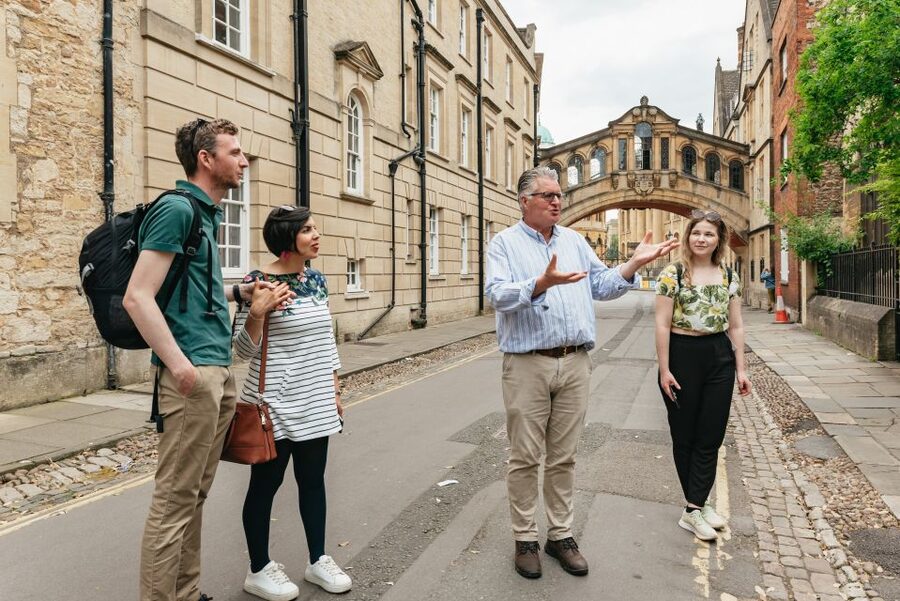 Oxford: City and University Tour, including college entry - Winter twilight and practical planning
