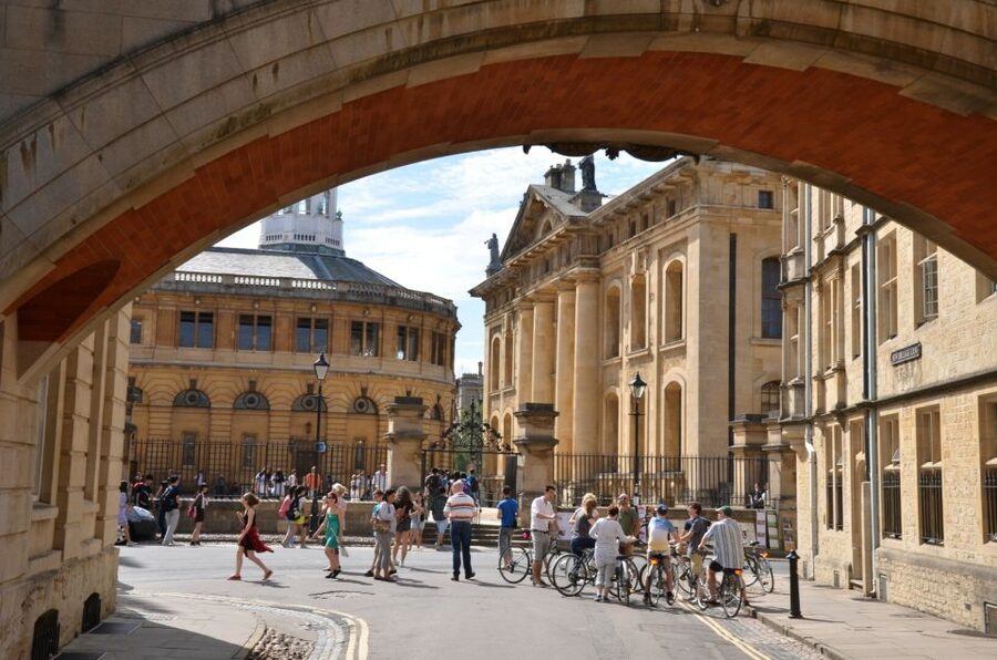 Oxford: City Bike Tour with Student Guide - What the $40 price gives you