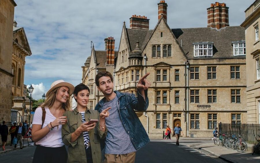Oxford: City Tour & Exploration Game - Narrow lanes, literary connections, and playful clues