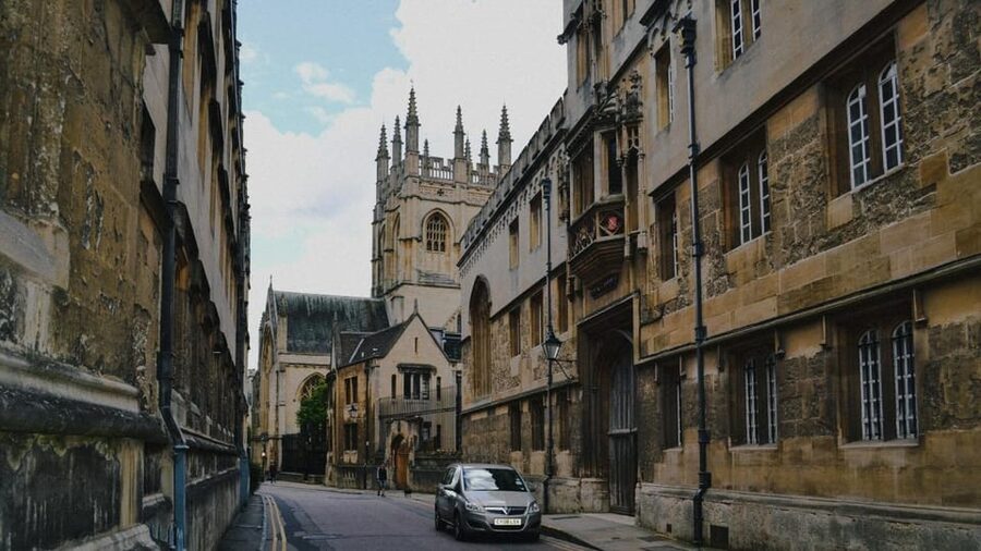 Oxford: City Tour & Exploration Game - Practical advice for a smoother three-hour outing