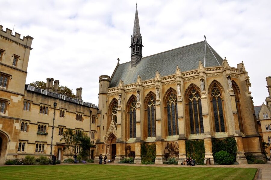 Oxford: CS Lewis and JRR Tolkien Walking Tour - Stories about writing, teaching, and influence