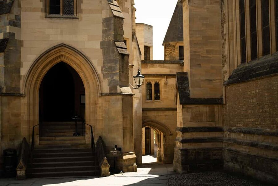 Oxford: Harry Potter Film Tour Led by University Alumni - New College and the Goblet of Fire
