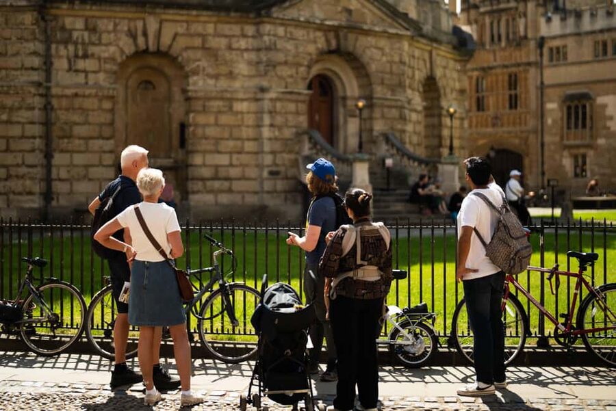 Oxford: Harry Potter Film Tour Led by University Alumni - The Divinity School and other film locations