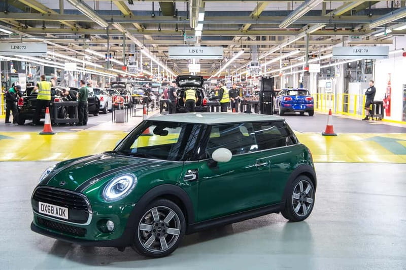 Oxford: MINI Factory Tour – Go Behind the Scenes - Robots, workers, and the scale of 1,000 cars a day