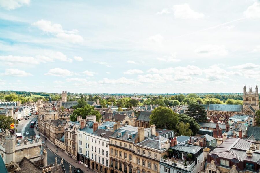 Oxford: Private Express Walk with a Local in 60 minutes - University Church of St Mary the Virgin