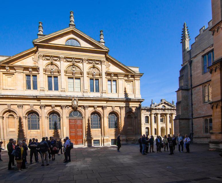 Oxford: Private Walking Tour with University Alumni Guide - Starting on Broad Street with Oxford’s academic heart nearby