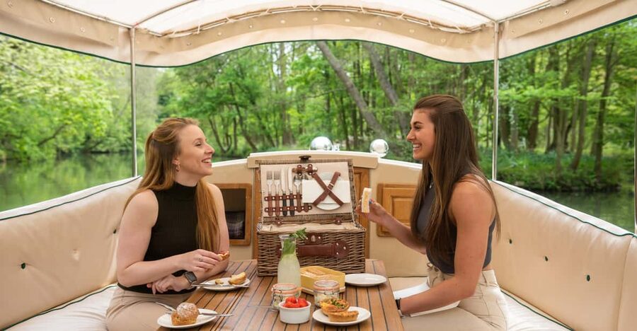 Oxford: Scenic Sightseeing Cruise with Gourmet Picnic - Setting off from The Folly at Folly Bridge