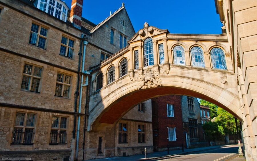 Oxford: University and City Walking Tour with Alumni Guide - Harry Potter, Tolkien, Lewis, and Oxford’s Storytellers
