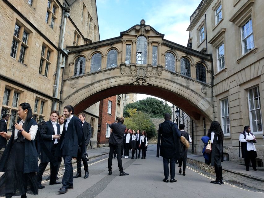 Oxford: University Tour for Prospective Students - A closer look at the guides