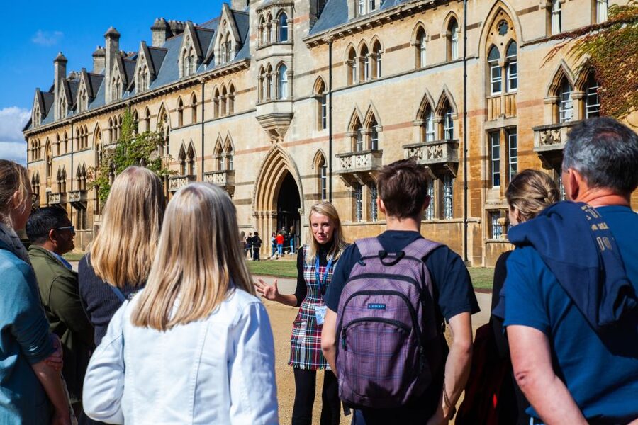 Oxford: University Walking Tour with Christ Church Visit - Starting in central Oxford with the right frame of mind