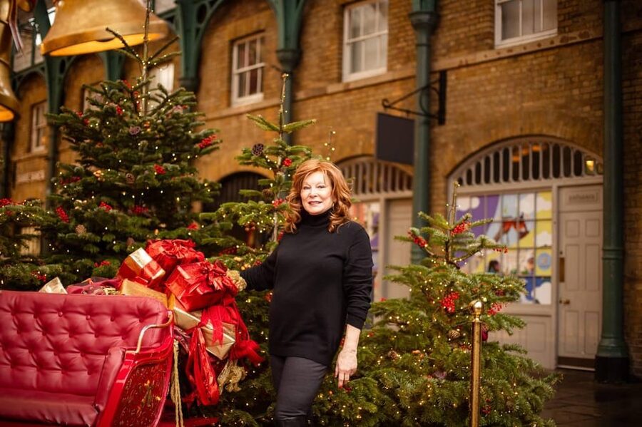 Photoshoot at Notting hill,Covent Garden,St Paul Cathedral - Mehrs patient approach helps camera-shy people