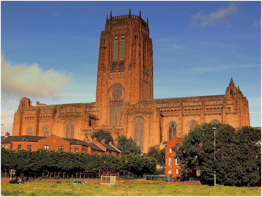 Private City Tour - Liverpool - Anfield’s murals and the stories behind them