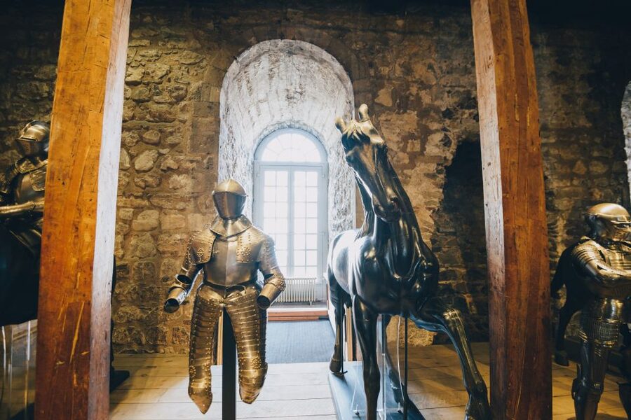 Private Full Day Tour – Fast Track Tower of London and Lunch - Entering the Tower of London with reserved tickets