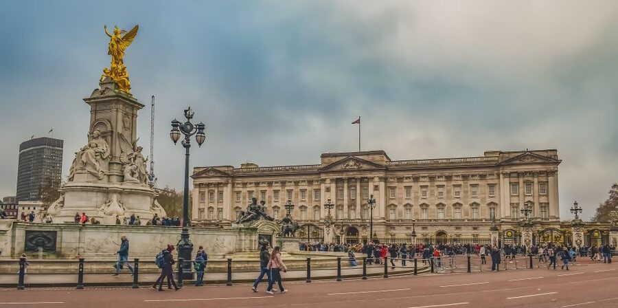 Private James Bond Fictional & Film Spy Tour of London - The guide can make or break the experience