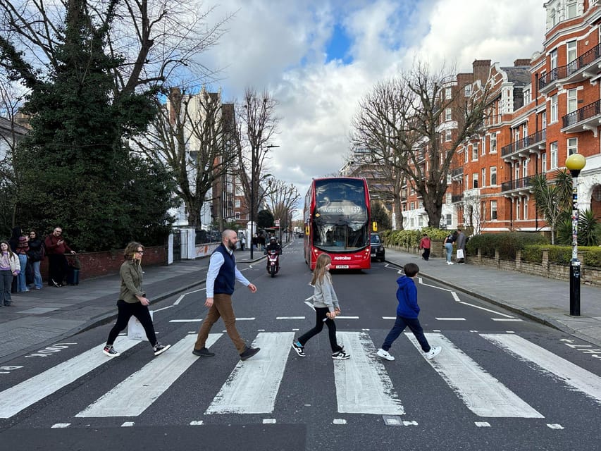 Private London Beatles Taxi Tour with Local Guide - Marylebone brings the Beatles into ordinary London streets