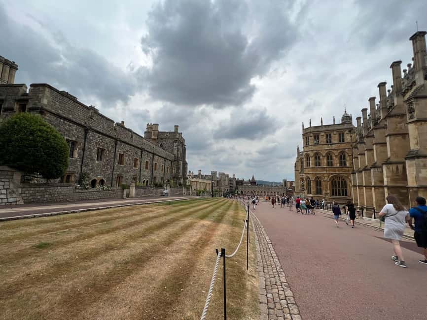 Private trip to Windsor Castle and Stonehenge - Windsor Castle in a focused two-hour visit