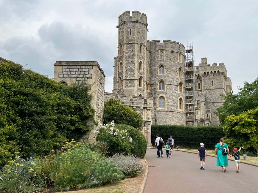 Private trip to Windsor Castle and Stonehenge - Starting the day with private pickup