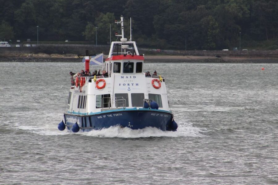 Queensferry: Maid of the Forth 1.5-Hour Sightseeing Cruise - Inchcolm Island and the choice to go ashore