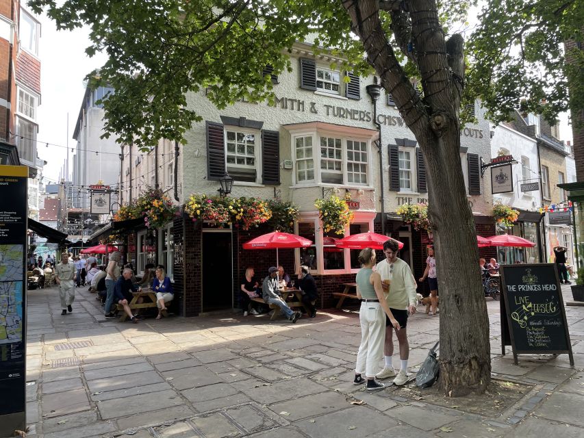 Richmond: Ted Lasso Guided Walking Tour - Roy and Keeley’s first date