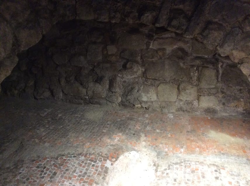 Roman London Walking Tour - Going underground to Roman houses and pavement