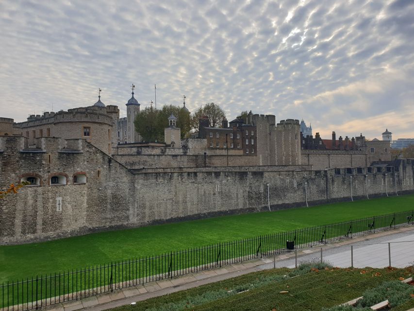 Roman Ruins to Blitz Bombings: London's Fiery History - Key details before you book