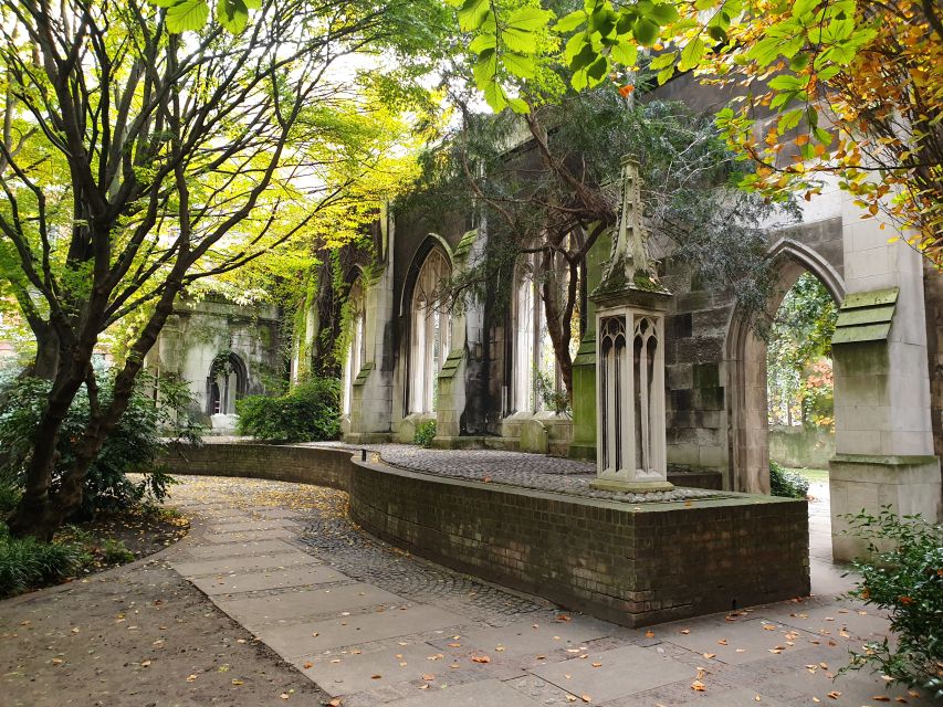 Roman Ruins to Blitz Bombings: London's Fiery History - London Stone and the survival of old markers