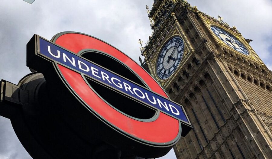 Royal London: from Saxons to Tudors & Stuarts Walking Tour - Starting at Trafalgar Square with England’s royal story
