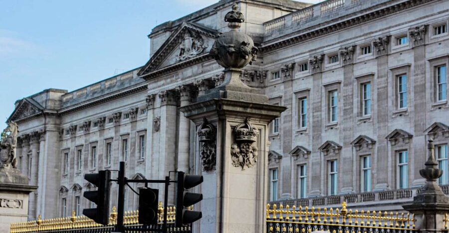 Royal London: from Tudors & Stuarts to Windsors Walking Tour - Why this royal walk works better than a date list