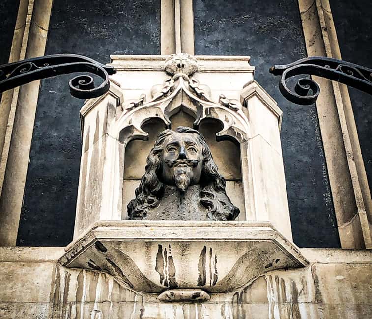 Royal London: from Tudors & Stuarts to Windsors Walking Tour - Weather, shoes, and the practical details