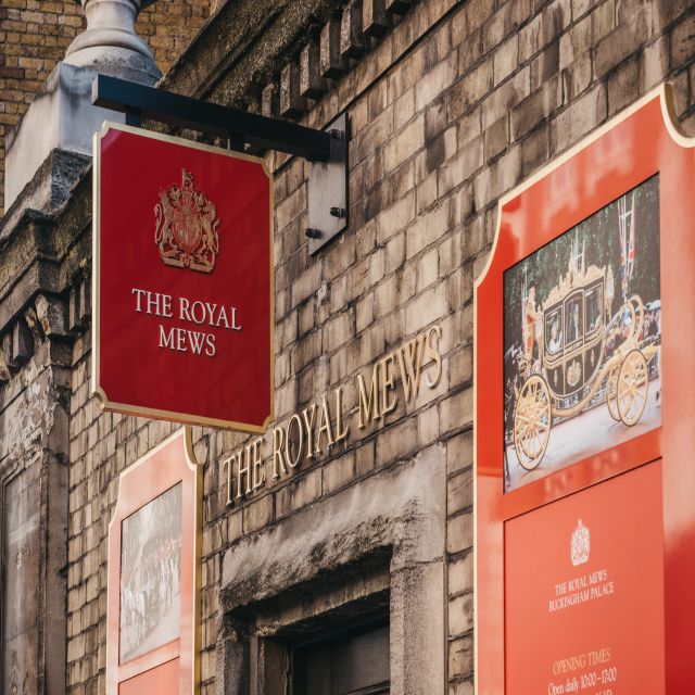 Royal London Private Tour with Skip-the-line Queen’s Gallery - From Trafalgar Square to the royal quarter
