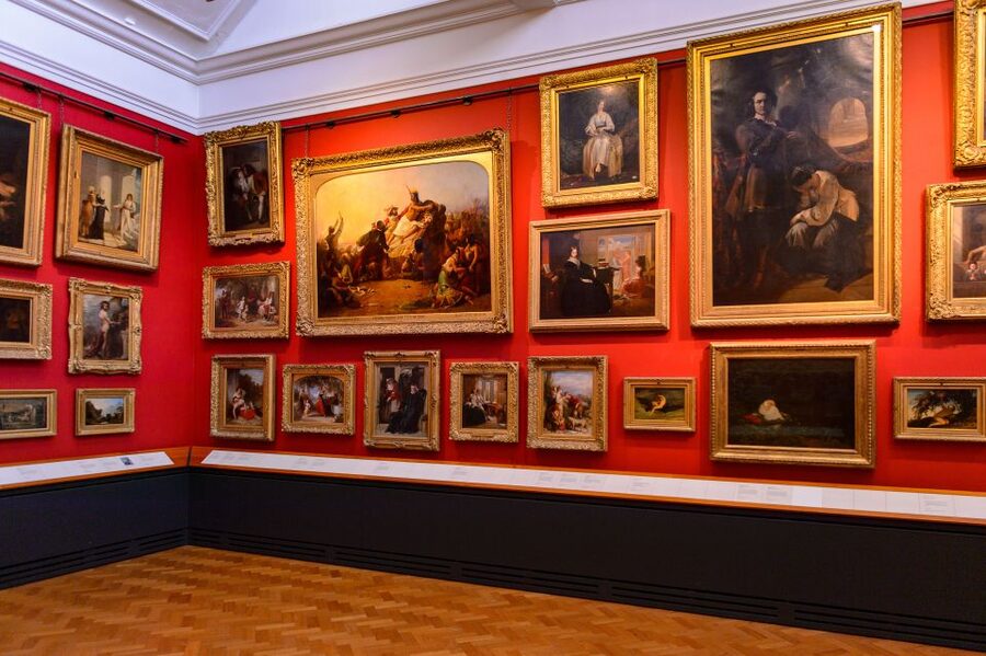 Royal London Private Tour with Skip-the-line Queen’s Gallery - The guide, language, and private format