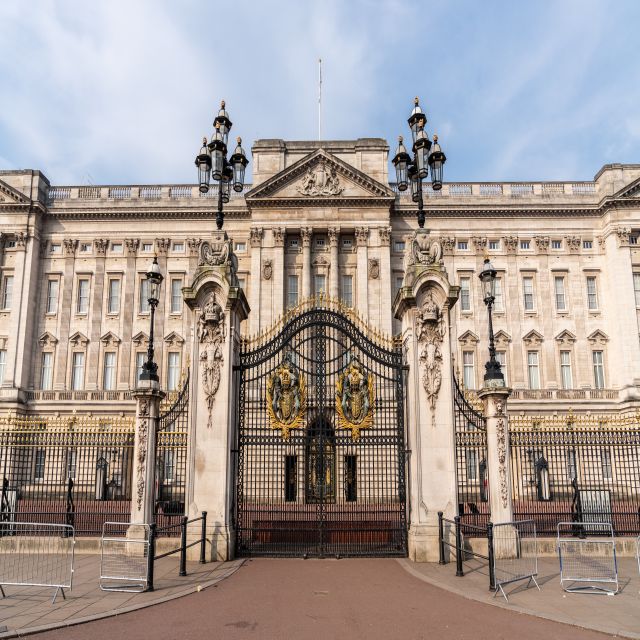 Royal London Private Tour with Skip-the-line Queen’s Gallery - Practical details that affect your day