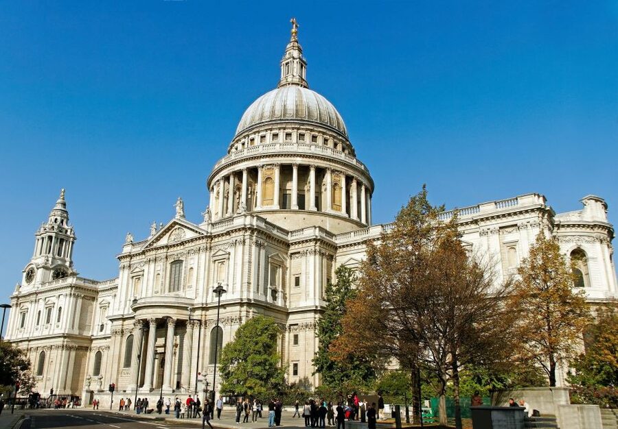 Royal London Tour incl Buckingham Palace & Changing of Guard - London landmarks through the coach window